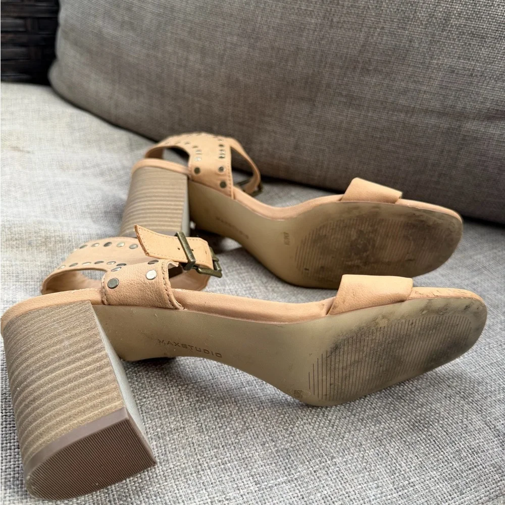 Stylish Tan Block Heel Sandals - Picture 3 of 3
